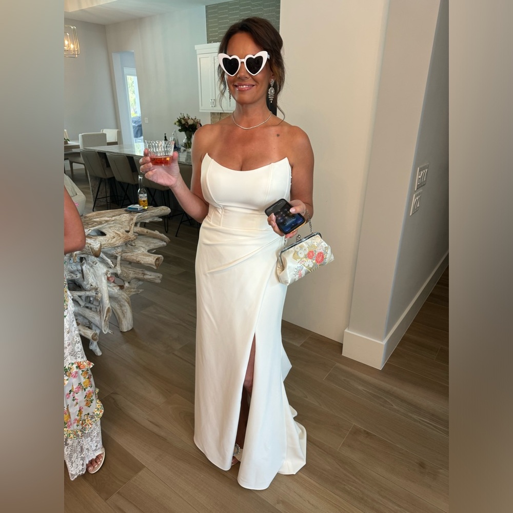 Mon Bijou Bridal’s “Reya” Wedding Dress